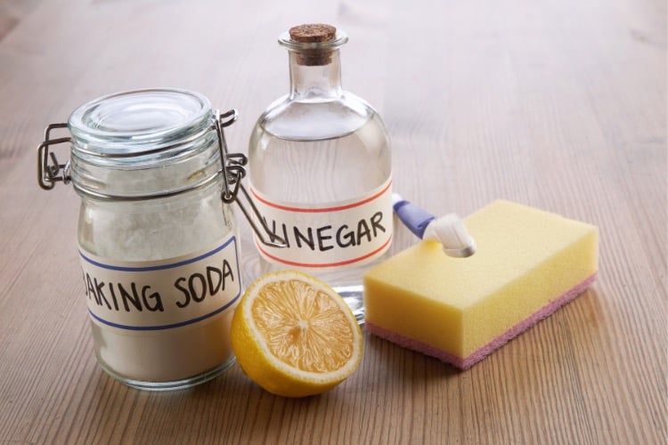 limpiar sartenes con bicarbonato y vinagre